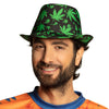 Hut mit Cannabispflanzen